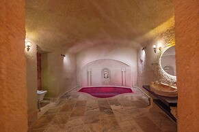 Lagoon Cave Suites