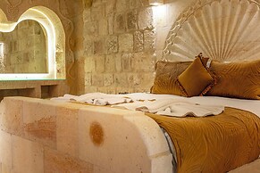 Lagoon Cave Suites