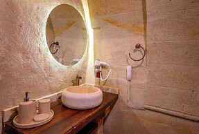 Lagoon Cave Suites
