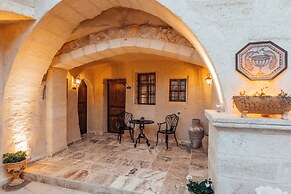 Lagoon Cave Suites