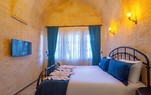 Lagoon Cave Suites