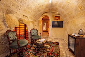 Lagoon Cave Suites