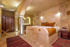 Lagoon Cave Suites