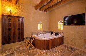 Lagoon Cave Suites