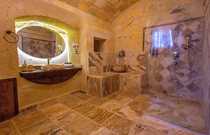 Lagoon Cave Suites