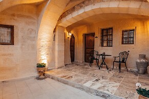 Lagoon Cave Suites