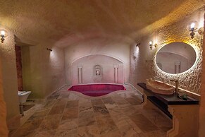 Lagoon Cave Suites