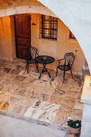 Lagoon Cave Suites