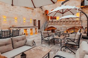 Lagoon Cave Suites