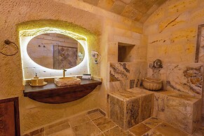 Lagoon Cave Suites