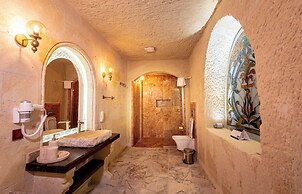 Lagoon Cave Suites