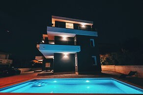Sunshine Villa