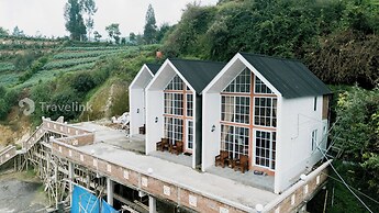 White Cabin By Travelink