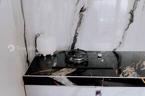 White Cabin By Travelink