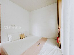 White Cabin By Travelink