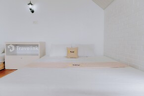 White Cabin By Travelink