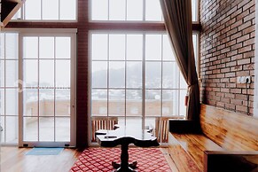 White Cabin By Travelink