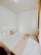 White Cabin By Travelink