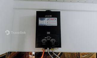 White Cabin By Travelink