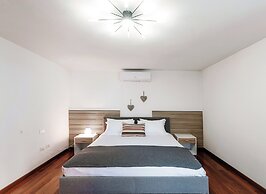 Sky Attic Lake Como