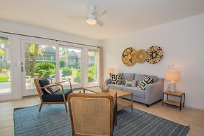 Steps to the Beach! Resort Access & Golf Cart Included! Dog Friendly