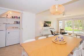 Steps to the Beach! Resort Access & Golf Cart Included! Dog Friendly