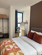Beautiful 2 Bed Apartment on Beach by Urban Roost
