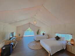 La Vela Legacy Resort