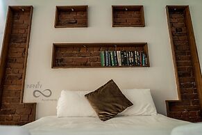The Famous Floor Sleeps 26 and Group Acc Sleeps30