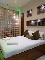 The Famous Floor Sleeps 26 and Group Acc Sleeps30