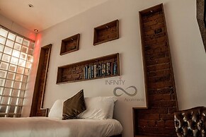 The Famous Floor Sleeps 26 and Group Acc Sleeps30