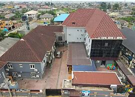 La Topik Hotel and Suites