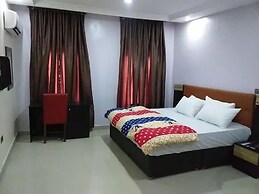 La Topik Hotel and Suites