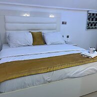 La Topik Hotel and Suites