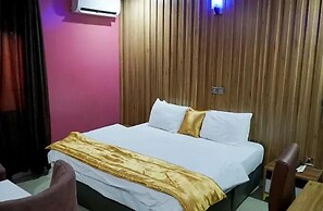 La Topik Hotel and Suites