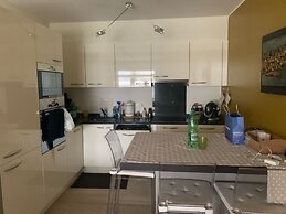 Sandi Luxury Apartment