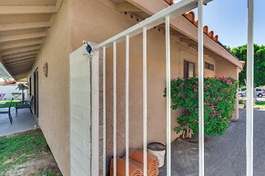 Game Room, Hot Tub & Mtn Views: Palm Springs Gem