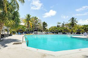 2 Mi to Sombrero Beach: Condo w/ Pool & Hot Tub