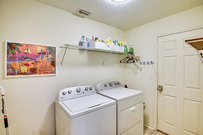 10 Mi to Ocean: Home w/ Lanai in Ormond Beach!