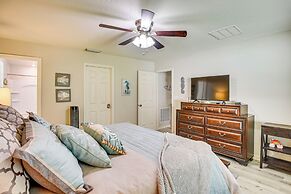 10 Mi to Ocean: Home w/ Lanai in Ormond Beach!