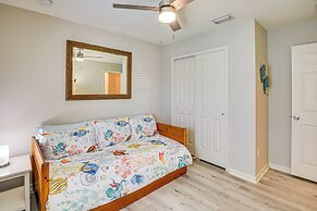 10 Mi to Ocean: Home w/ Lanai in Ormond Beach!