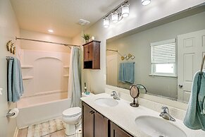 10 Mi to Ocean: Home w/ Lanai in Ormond Beach!