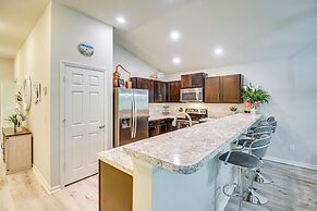 10 Mi to Ocean: Home w/ Lanai in Ormond Beach!