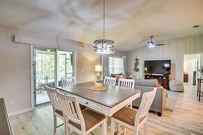 10 Mi to Ocean: Home w/ Lanai in Ormond Beach!