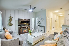 10 Mi to Ocean: Home w/ Lanai in Ormond Beach!