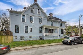 Near Dtwn, Dining & Bars: Spacious Cincy Home Base