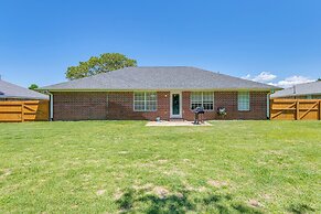 6 Mi to Navarre Beach: Dog-friendly Home w/ Yard