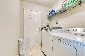 6 Mi to Navarre Beach: Dog-friendly Home w/ Yard