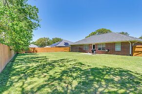 6 Mi to Navarre Beach: Dog-friendly Home w/ Yard