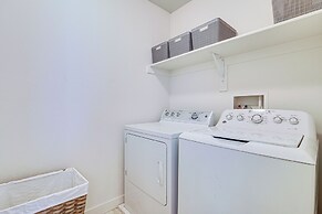 9 Mi to Downtown Slc: Peaceful Home w/ Pool Access